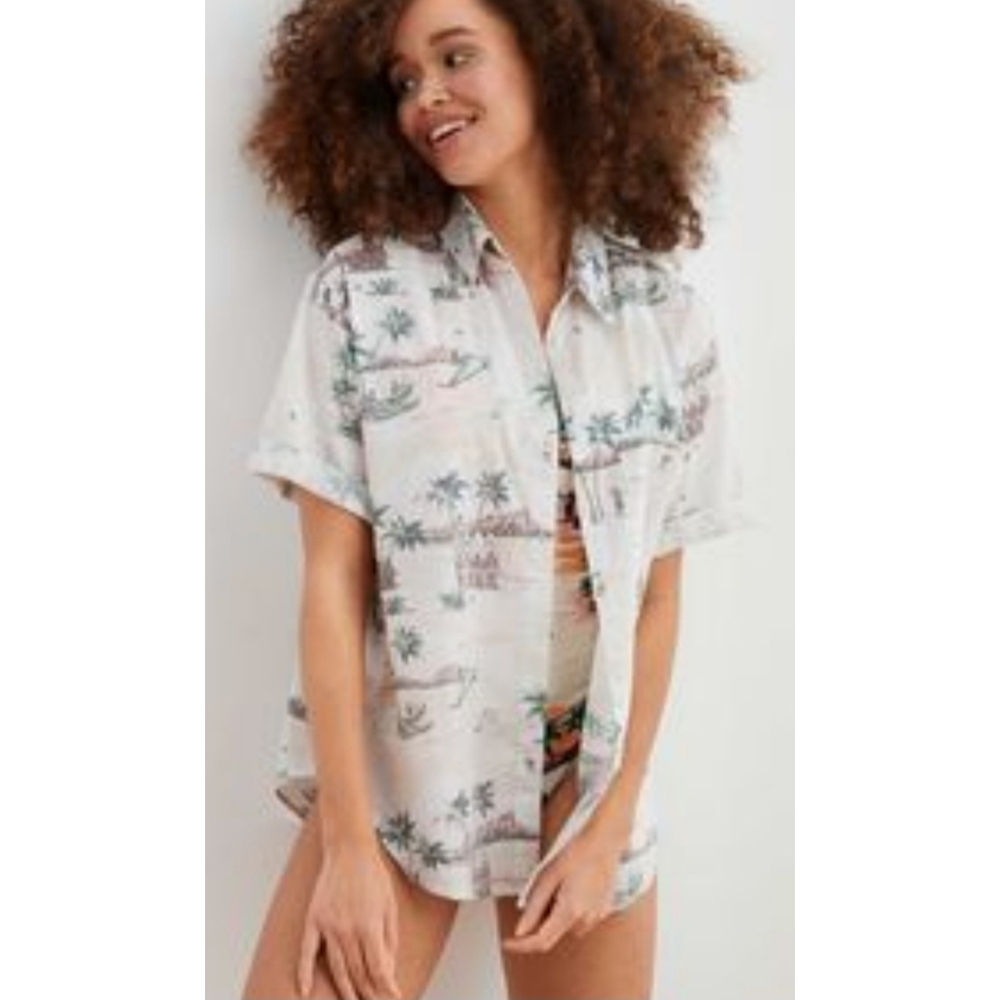 Aerie Woman's Button Down Tropical Print Shirt